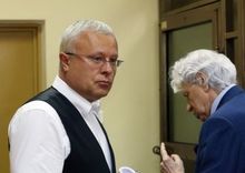 «Полонский уже в полете
». А свидетели обвинения выступают на стороне Лебедева. Репортаж из Останкинского районного суда «Полонский уже в полете
». А свидетели обвинения выступают на стороне Лебедева. Репортаж из Останкинского районного суда
